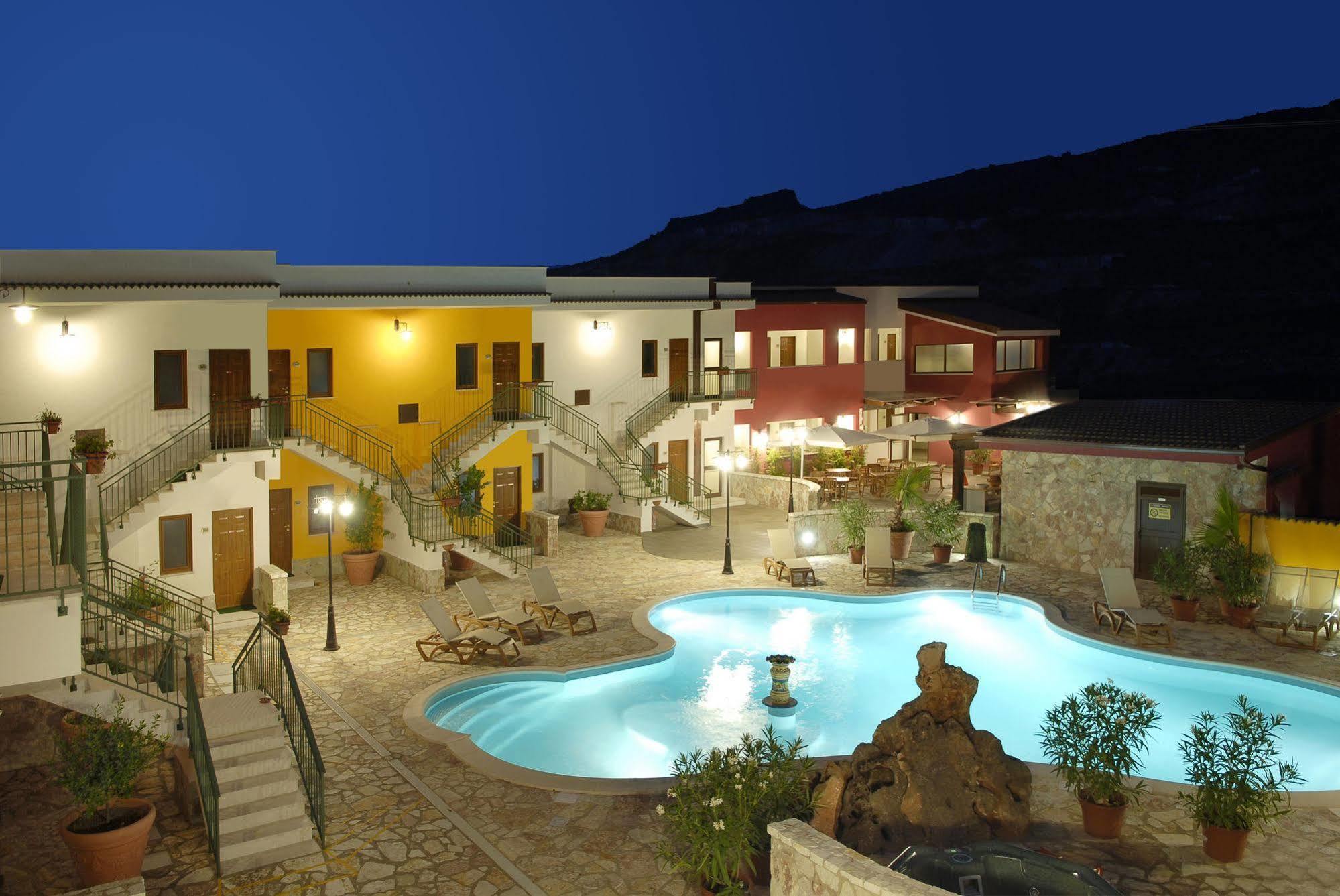 Hotel Ciuri Di Badia 布塞托·帕里佐罗 外观 照片