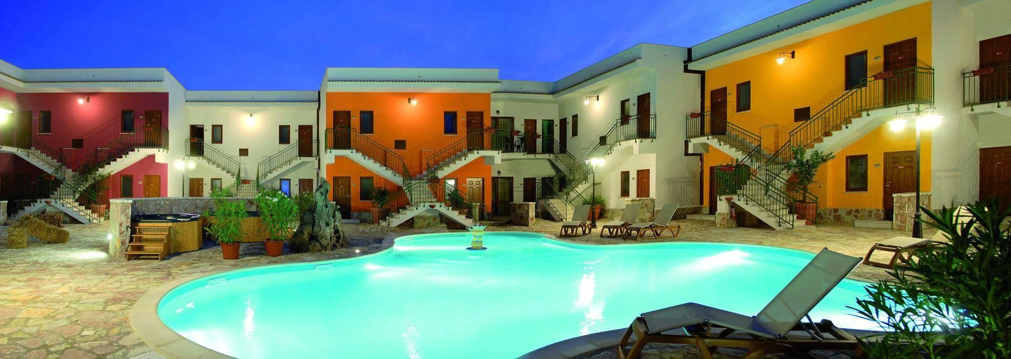 Hotel Ciuri Di Badia 布塞托·帕里佐罗 外观 照片